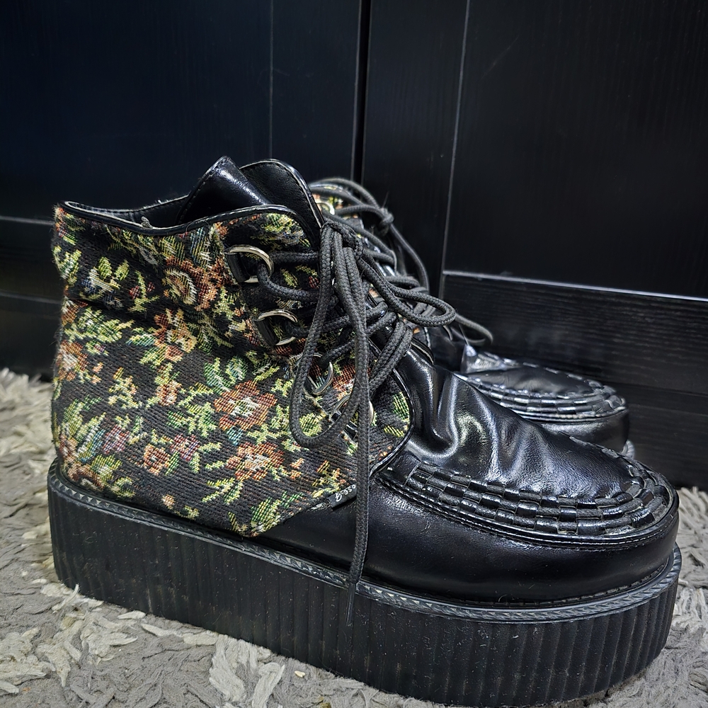 RoseG Women's Handmade High Top Platform Creeper Boots With Floral Tapestry